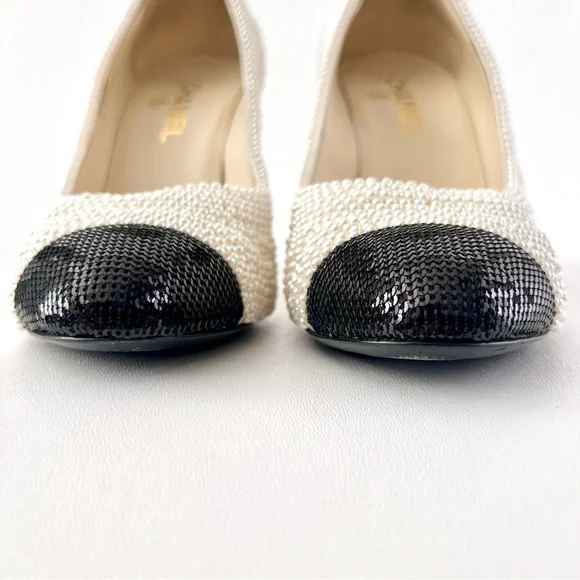CHANEL || CC Logo Pearl Embellished Black Cap Toe Sequin High Heel Pumps EU 40 - Picture 6 of 15